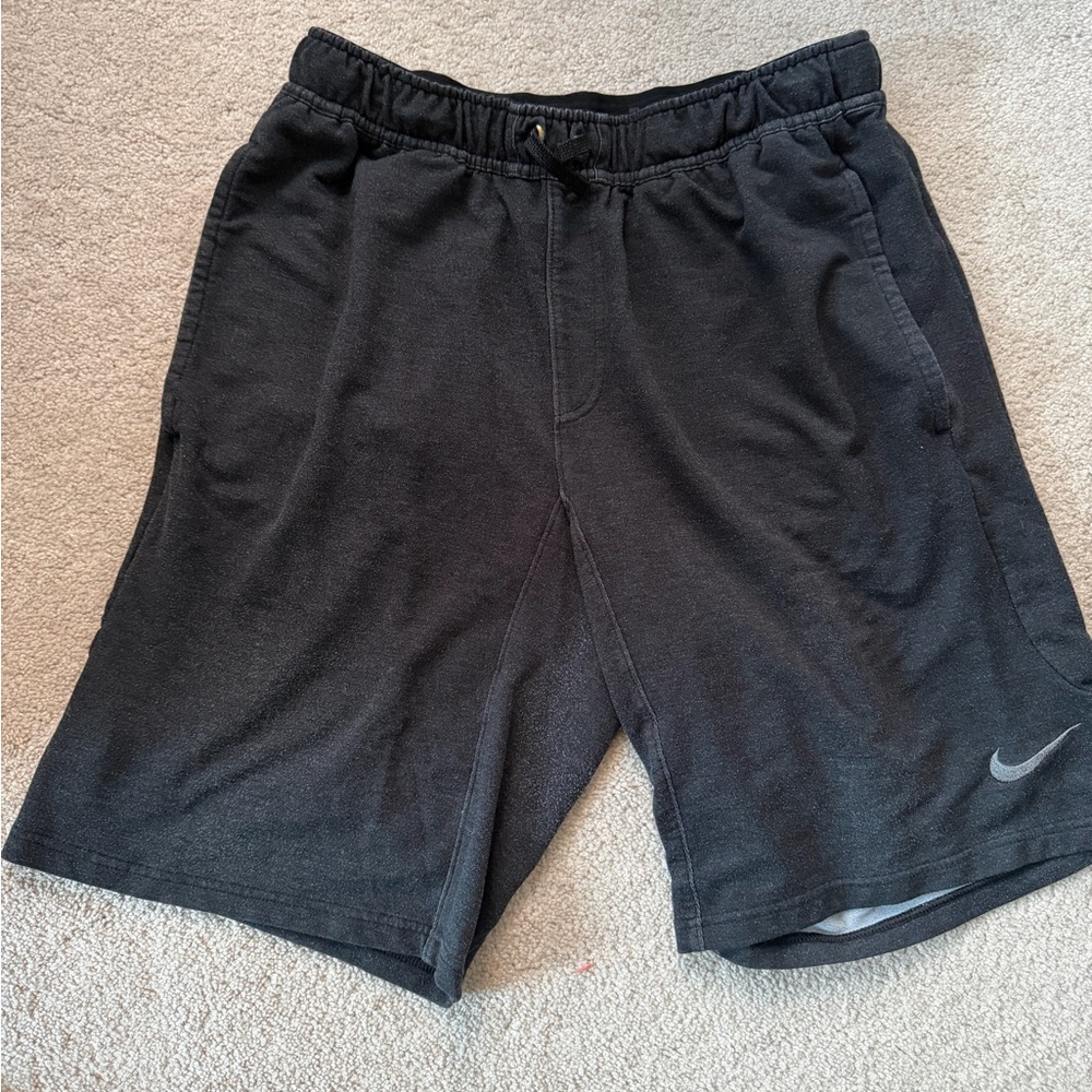 Nike Men's Dri Fit Charcoal Athletic Shorts Size Medium